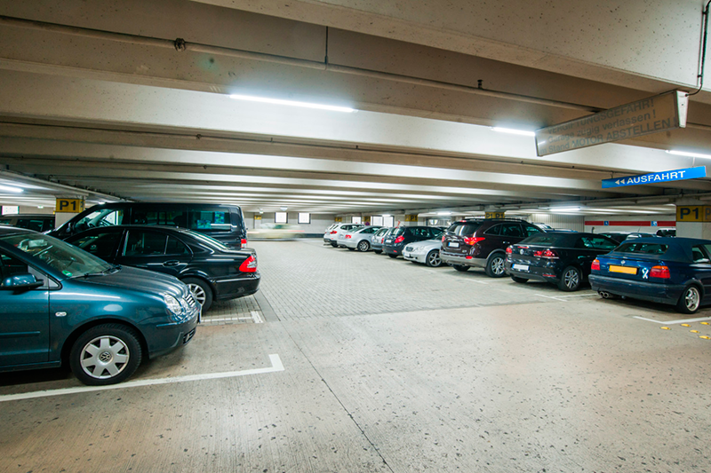 LEDVANCE, consejos para la iluminación eficiente, segura y sostenible de aparcamientos y garajes
