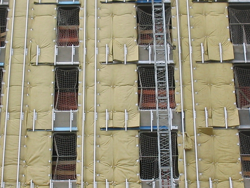 AFELMA, el aislamiento térmico, asignatura pendiente en España y clave en la lucha contra la pobreza energética AFELMA Edificio con Lanas minerales 1