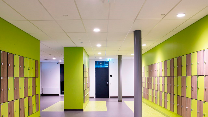 ABB la iluminación inteligente ahorra energía en la escuela más inteligente de Suecia 