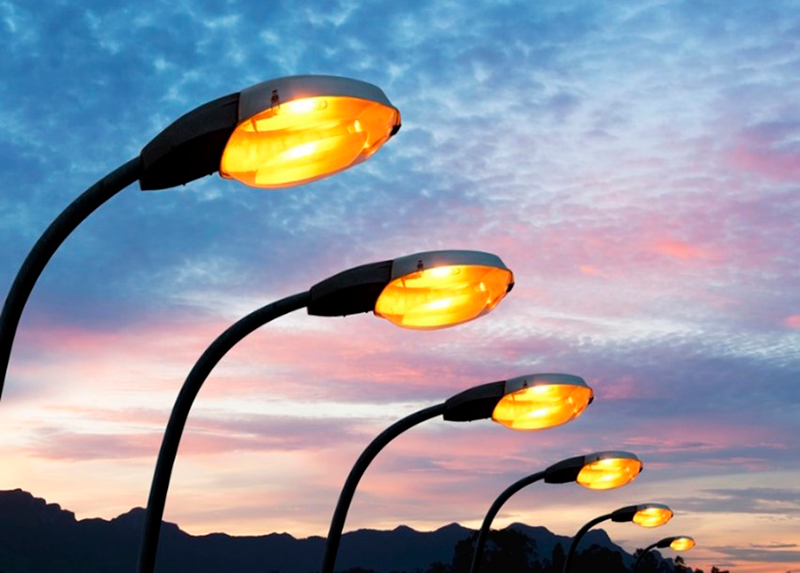 AMBILAMP y EnergyTAS firman un convenio para impulsar el reciclaje del alumbrado público 