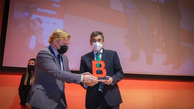 FEGIME, Javier Gómez recoge el Premio Trayectoria, en los premios empresario de Badajoz