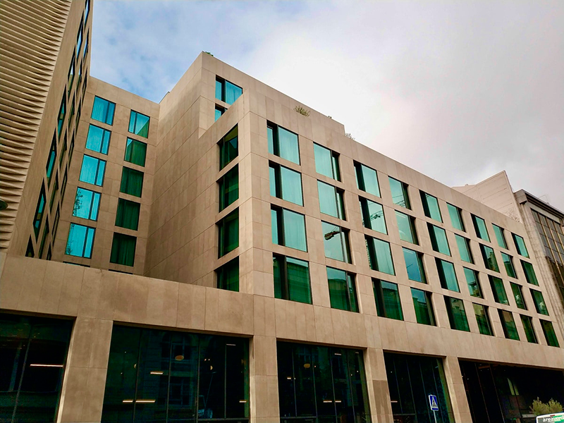 HITECSA, Roof Top Adisa en el Hotel ME Barcelona by Meliá