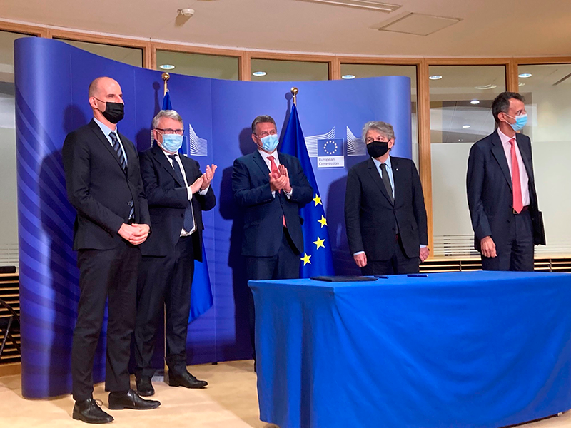 La Comisión Europea concede 10 millones de € a EIT InnoEnergy para cubrir las crecientes necesidades de formación en la cadena de valor de las baterías La Comisión Europea concede 10 millones de € a EIT InnoEnergy para cubrir las crecientes necesidades de formación en la cadena de valor de las baterías