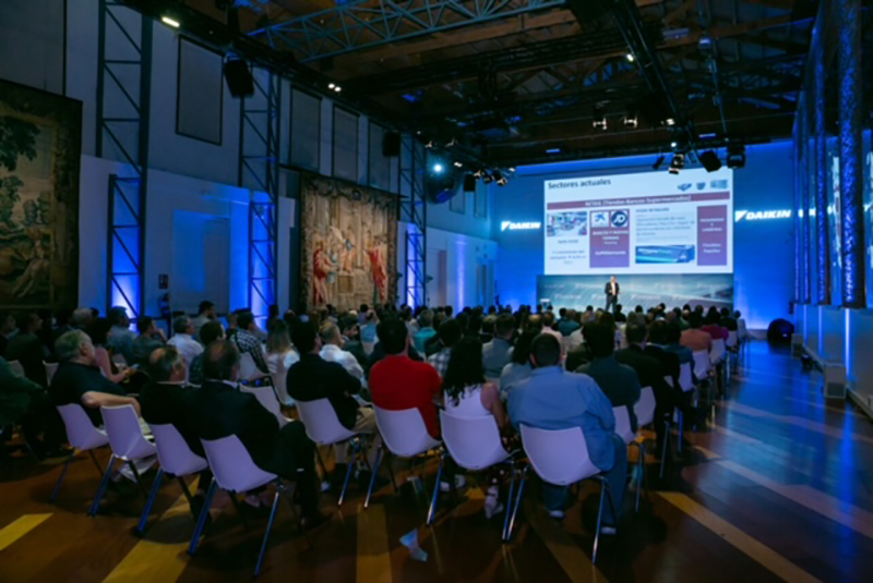 DAIKIN vuelve a celebrar su encuentro para consultores en la Real Fábrica de Tapices con la descarbonización como temática principal DAIKIN vuelve a celebrar su encuentro para consultores en la Real Fábrica de Tapices con la descarbonización como temática principal