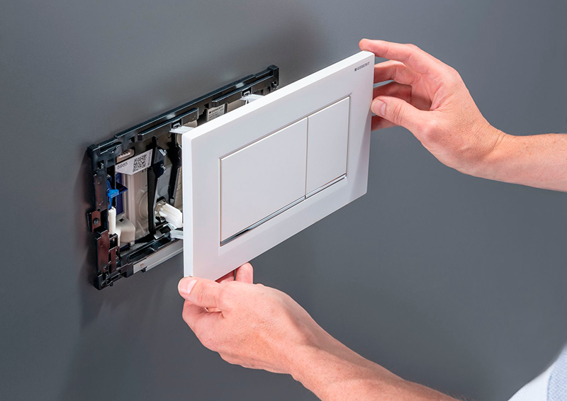 GEBERIT Sigma30, el ecodiseño en acción. Pulsador Geberit Sigma30, máximo ahorro de agua con plástico reciclado