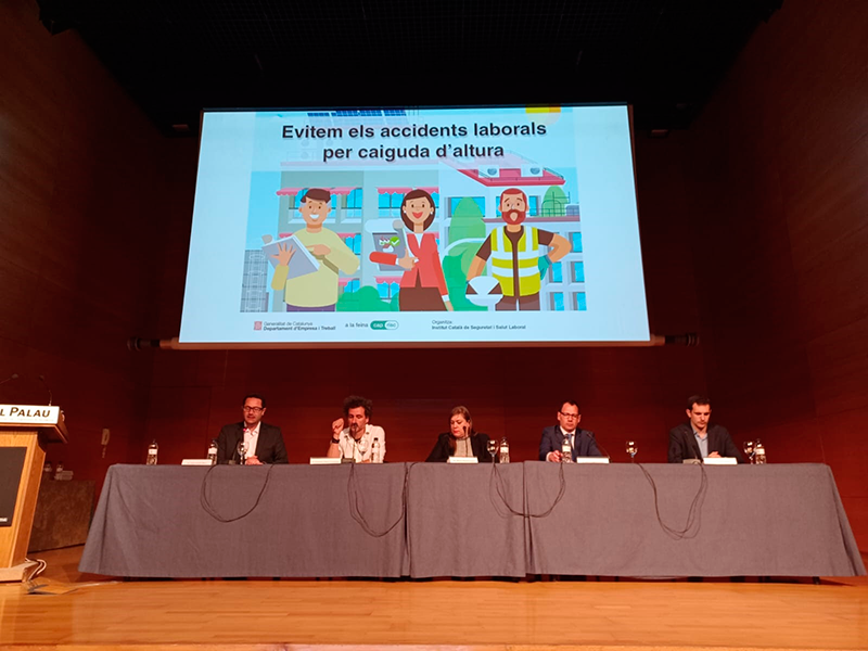 FEGiCAT participa de la Jornada 'Evitemos los Accidentes Laborales por Caída de Altura' y alerta de las carencias vigentes sobre la seguridad de los instaladores FEGiCAT participa de la Jornada 'Evitemos los Accidentes Laborales por Caída de Altura' y alerta de las carencias vigentes sobre la seguridad de los instaladores