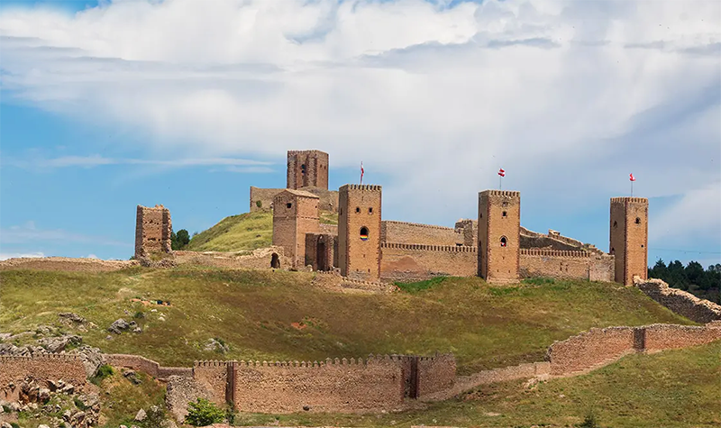 SIGNIFY, El Castillo de Molina de Aragón brilla con luz propia gracias a la tecnología LED