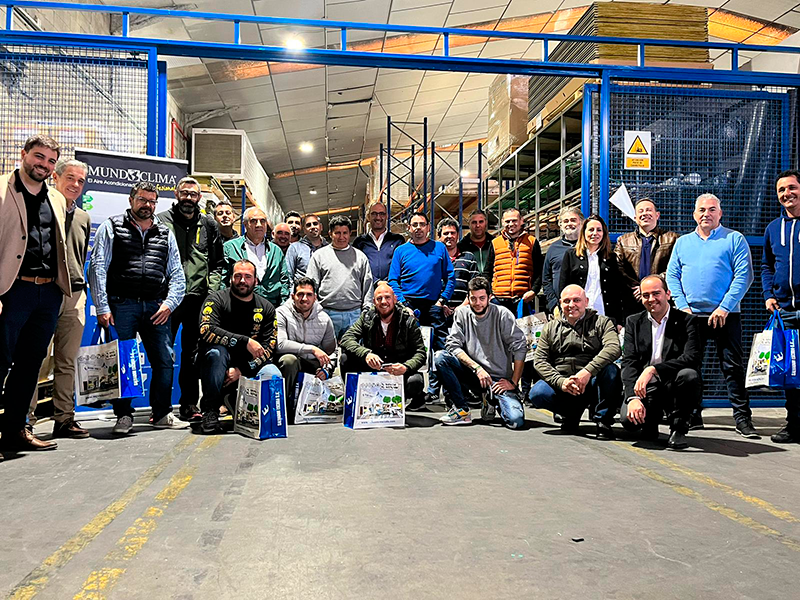 SALVADOR Escoda S.A. refuerza la calidad de su red de Servicios Técnicos en toda España y Portugal con formación continua permanente SALVADOR Escoda S.A. refuerza la calidad de su red de Servicios Técnicos en toda España y Portugal con formación continua permanente