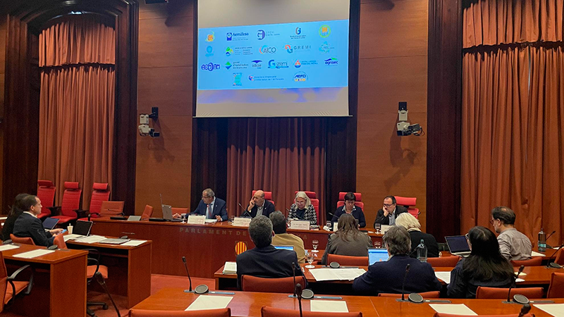 FEGiCAT presenta en el Parlament de Catalunya las carencias y los retos del sector a través de un informe concluyente que implica a toda la Administración FEGiCAT presenta en el Parlament de Catalunya las carencias y los retos del sector a través de un informe concluyente que implica a toda la Administración