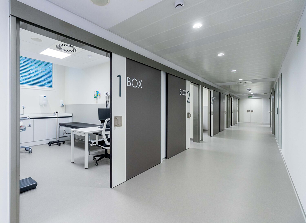 TRILUX ILUMINACION HOSPITAL 1