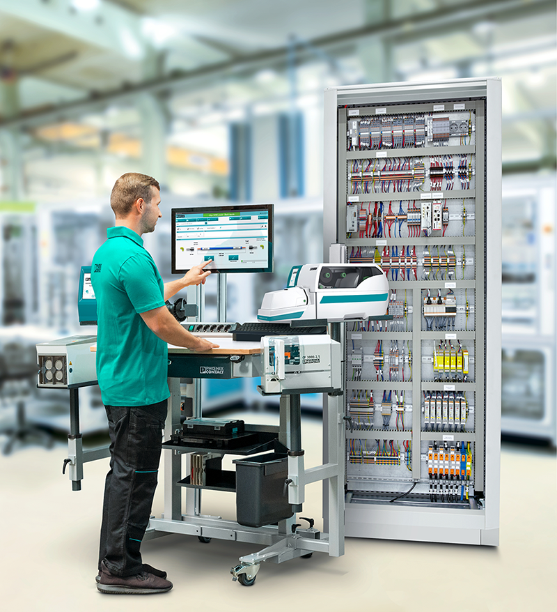 PHOENIX CONTACT Fabricación eficiente de armarios de control 1