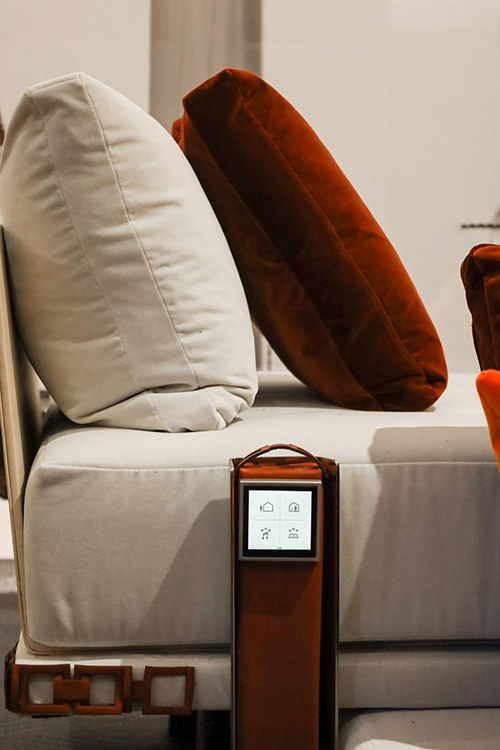 JUNG muestra una instalación domótica para mascotas en la feria MIAD 2