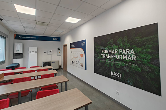 BAXI inaugura un aula de formación en aerotermia en Santiago de Compostela 2